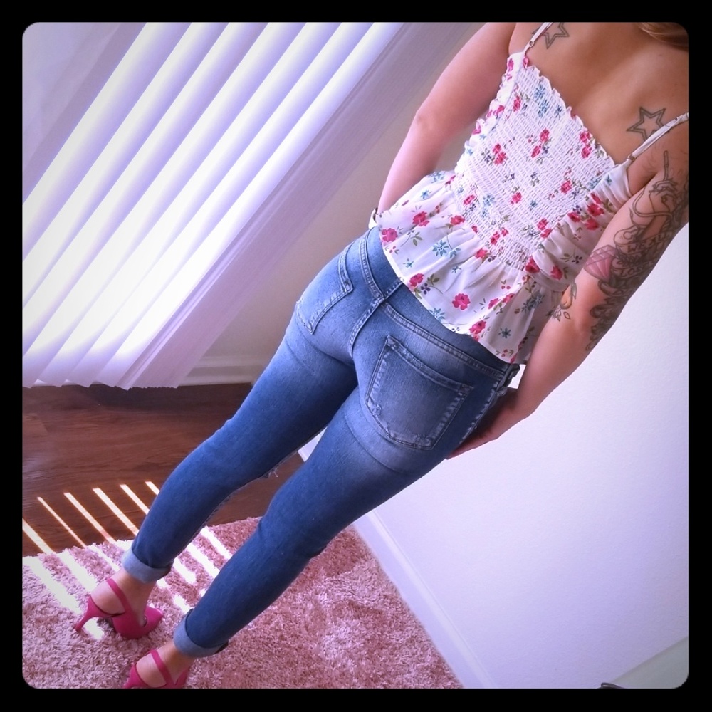 True Destiny | Ruffle Tank - Picture 2 of 4